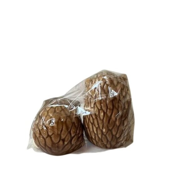 Hedgehog Ceramic Salt & Pepper Shaker Set - Picture 3 of 6